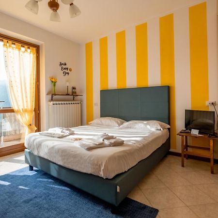 Happy Guest Apartments - Lake Panorama & Pool Riva di Solto Ngoại thất bức ảnh