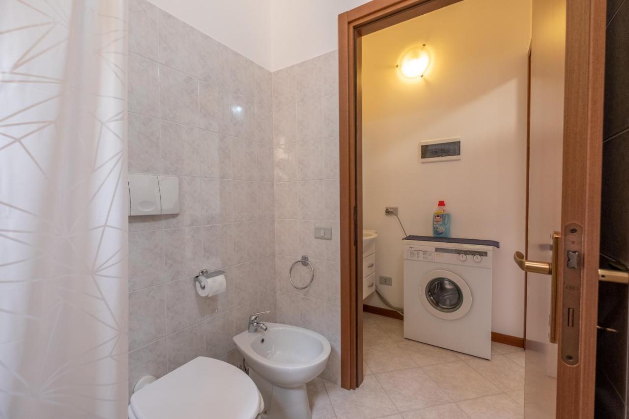 Happy Guest Apartments - Lake Panorama & Pool Riva di Solto Ngoại thất bức ảnh